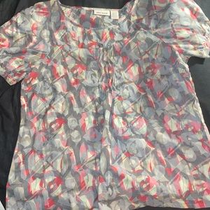 DNKY WOMENS TOP. EUC